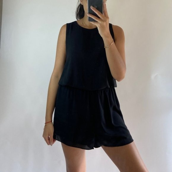 Aritzia Pants - 𝅺Babaton Aritzia black romper